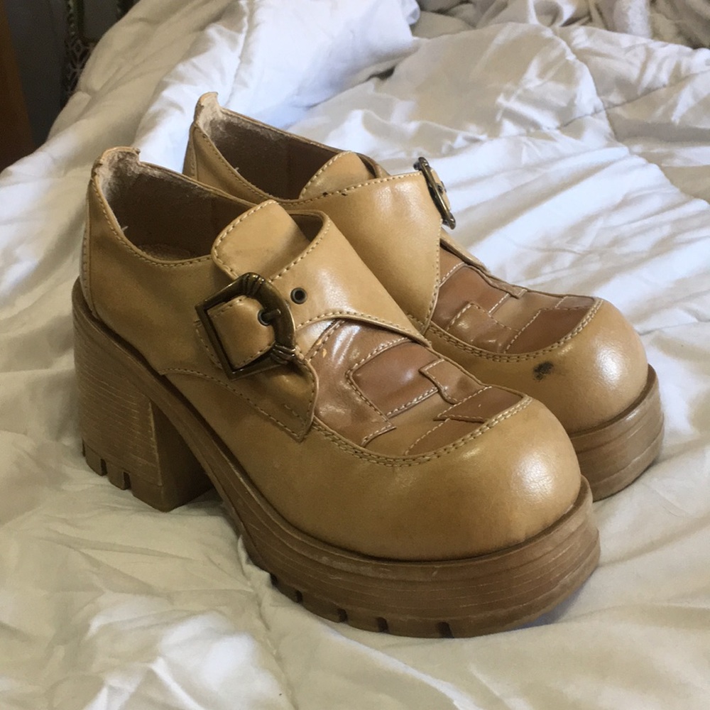 Soda brand platform heels/boots